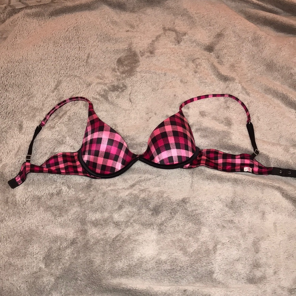 PINK Victoria’s Secret 34 A bra scoop neck